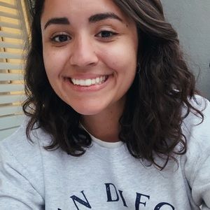 Meet your Posher, Olivia